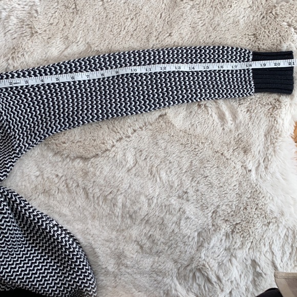 GAP Side Zip Tunic Sweater Off White in Black - Medium - Picture 13 of 14